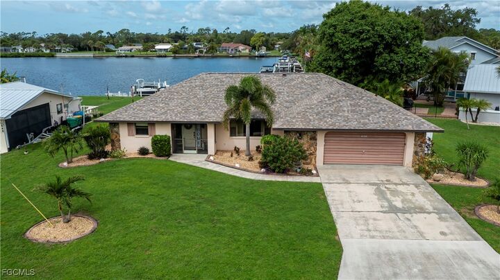 Property Photo: 18537 Klingler Circle FL 33948