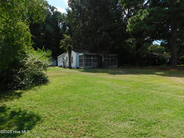 Property Photo: 2003 N Road Street NC 27909