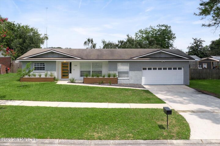 Property Photo: 939 N Grove Park Drive FL 32073