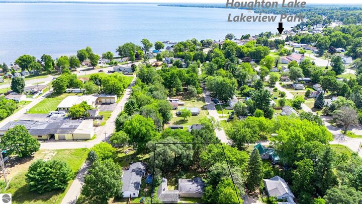 Property Photo: 204 Elm MI 48629