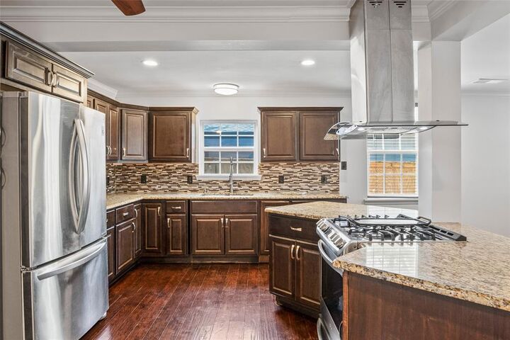 Property Photo: 3338 Falls Drive TX 75211