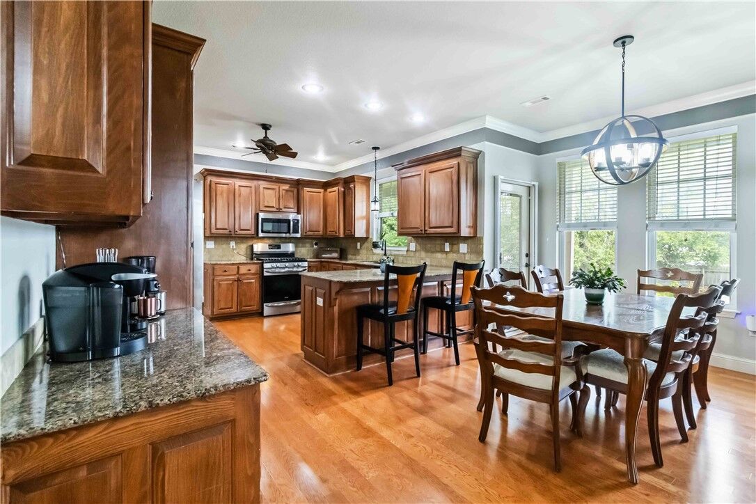 Property Photo: 3816 N 2nd Place AR 72756