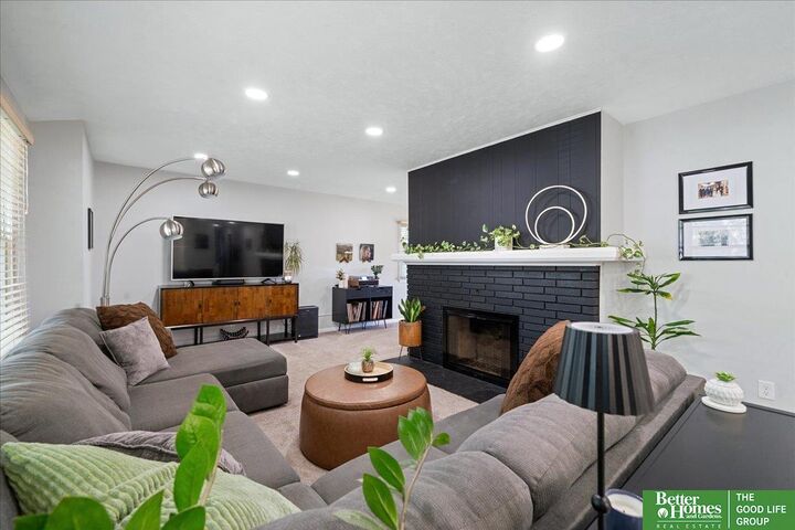 Property Photo:  2918 S 112th Street  NE 68144 