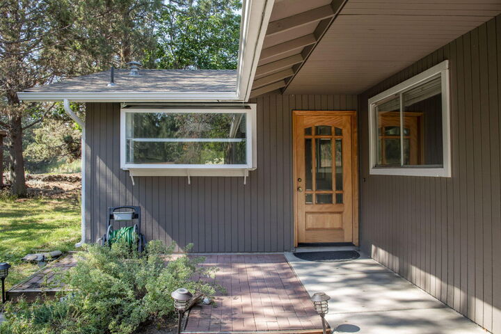 Property Photo: 20749 Canterbury Court OR 97702