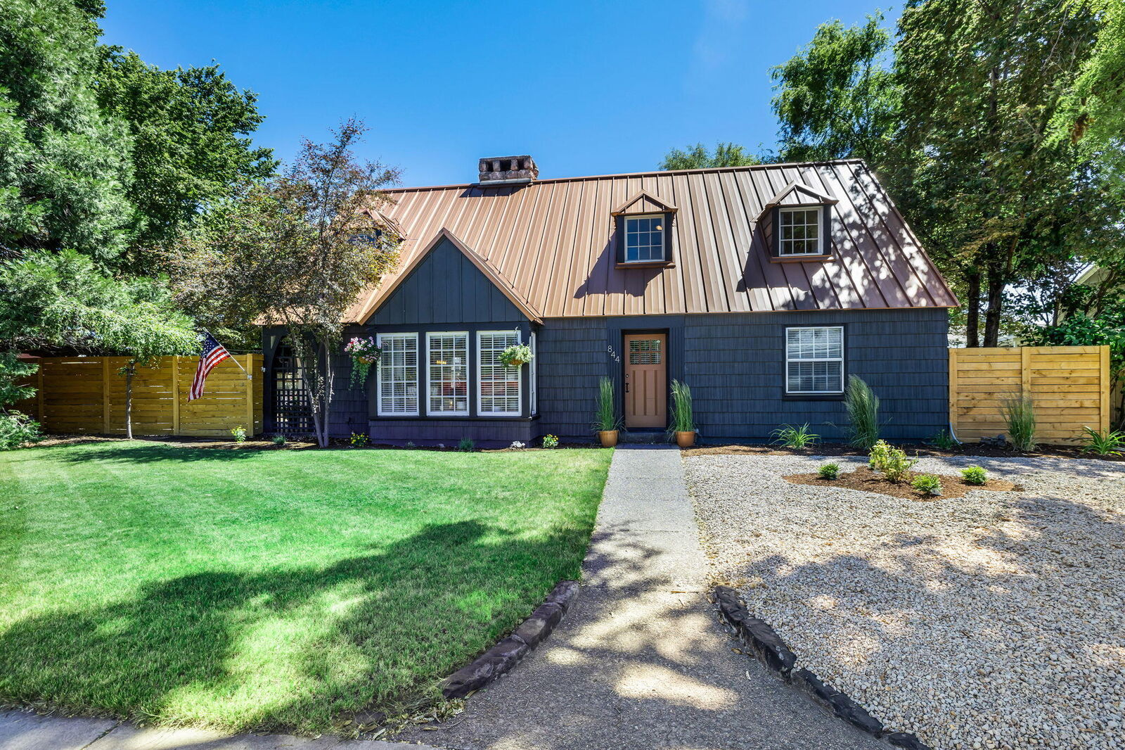 Property Photo:  844 NE 3rd Street  OR 97754 