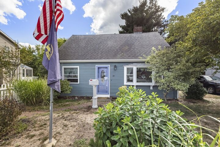 Property Photo:  14 Alandale Pkwy  MA 02062 