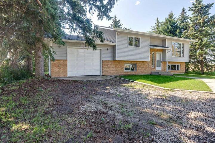 Property Photo: 24407 Township Road 390 AB T0C 0Y0