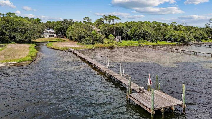 4809 Soundside Dr  Gulf Breeze FL 32563 photo