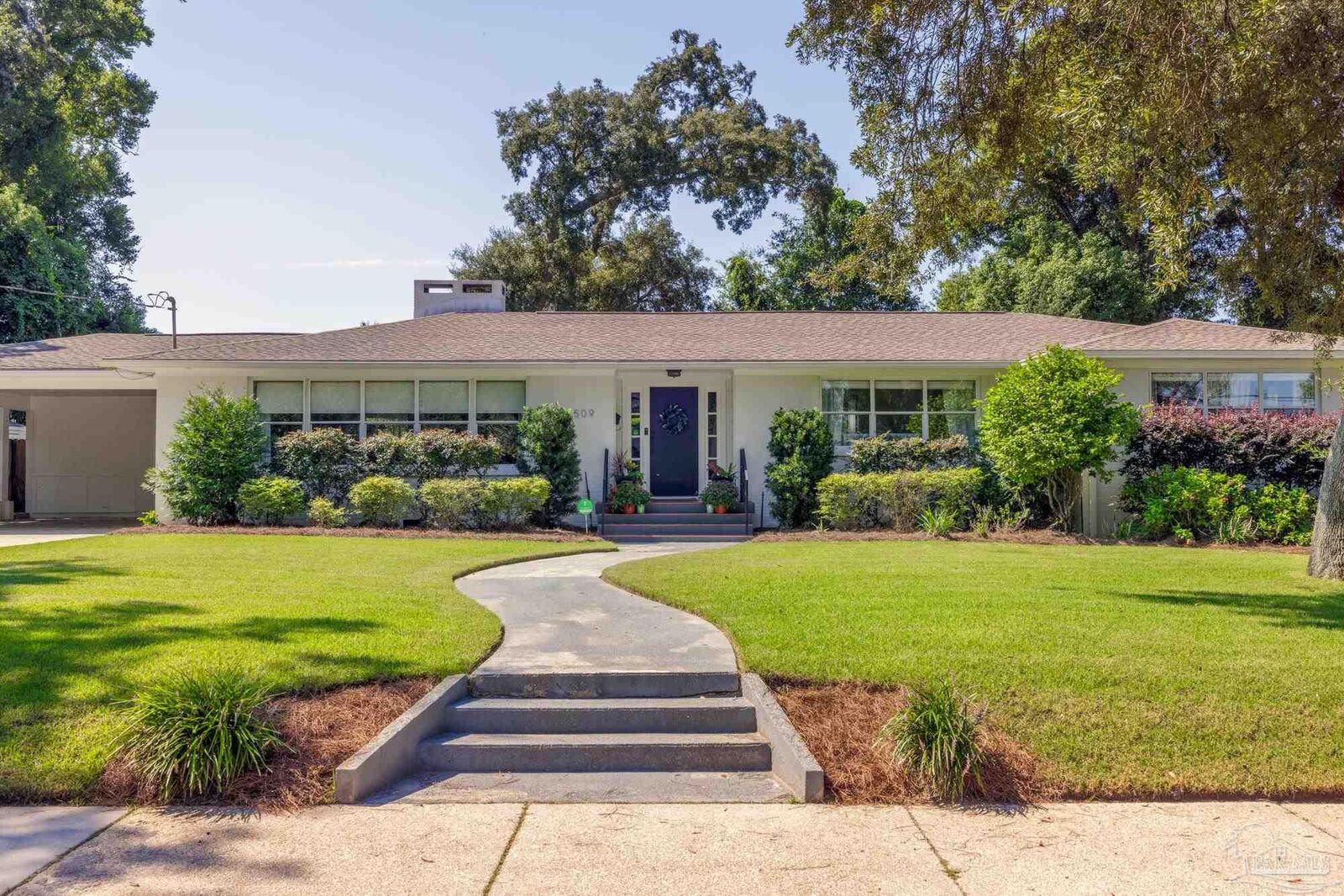Property Photo:  509 W Blount St  FL 32501 