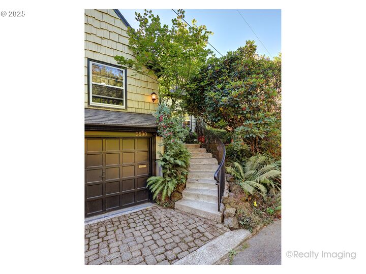 Property Photo: 2990 NW Verde Vista Ter OR 97210
