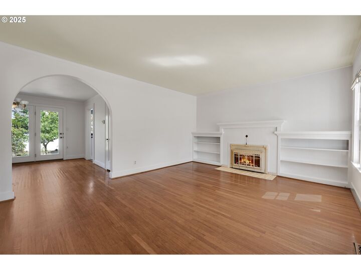 Property Photo: 3821 NE Milton St OR 97212