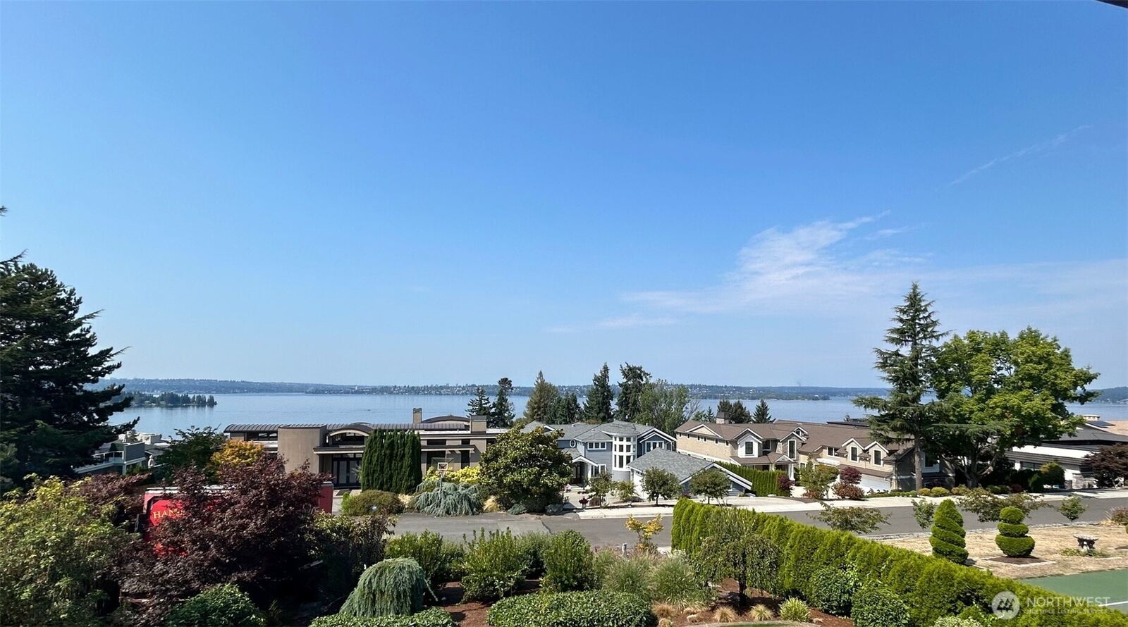 Property Photo: 5604 104th Avenue NE WA 98033