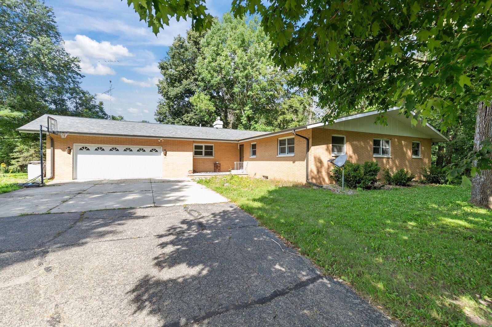 Property Photo: N3769 Hillview Drive WI 54913