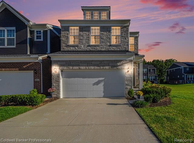 Property Photo: 2850 Fairgrove Crescent Drive MI 48108