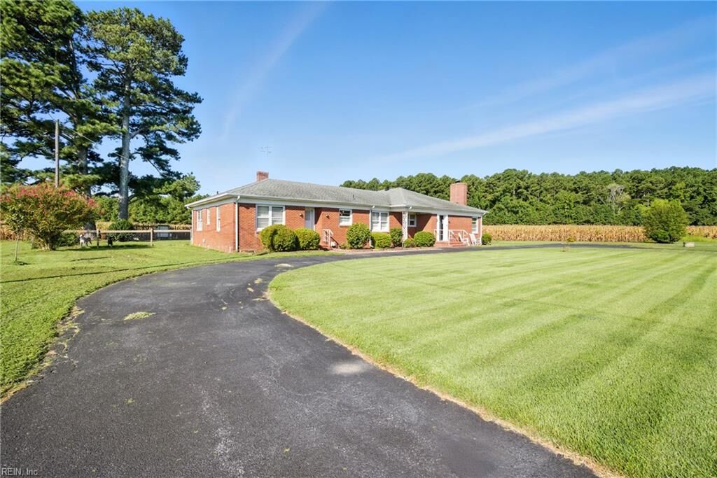Property Photo:  913 Dutch Rd  VA 23437 