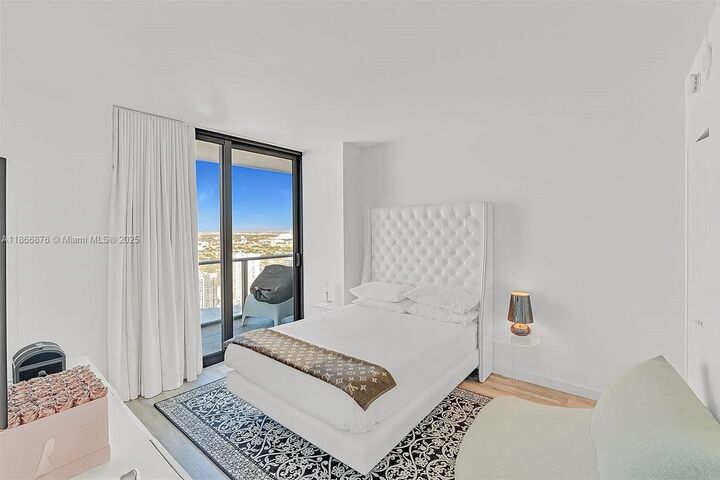 Property Photo: 1300 S Miami Ave 3709 FL 33130