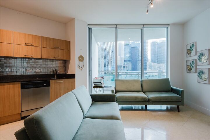 Property Photo: 350 S Miami Ave 1814 FL 33130