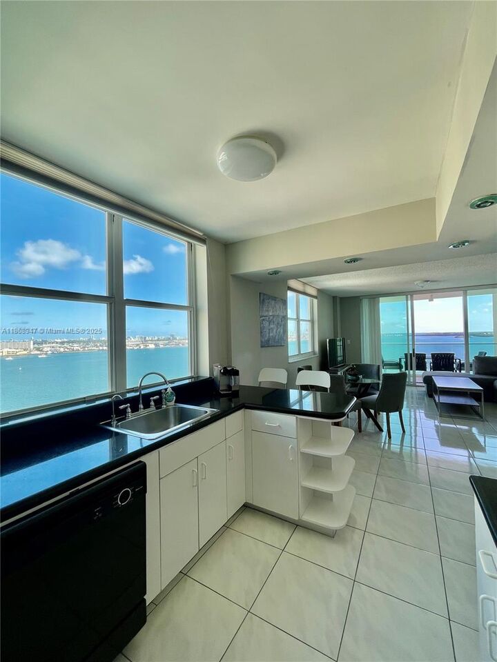 Property Photo: 800 Claughton Island Dr 1701 FL 33131