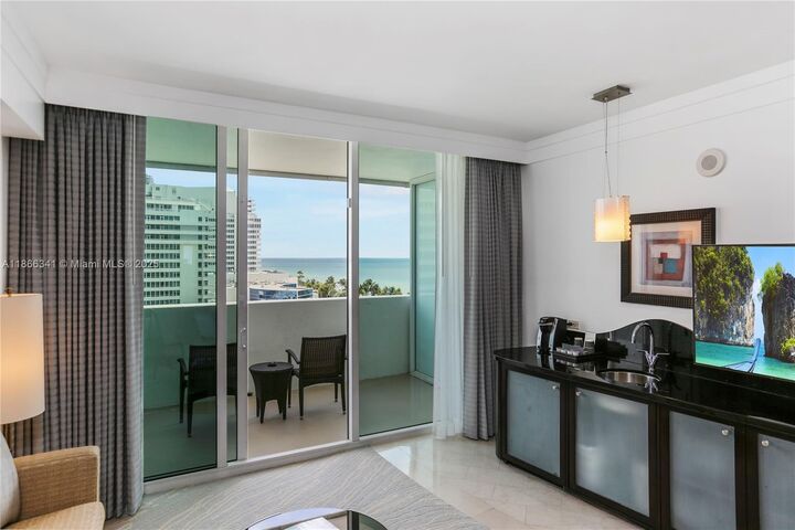 Property Photo: 4391 Collins Ave 803 FL 33140