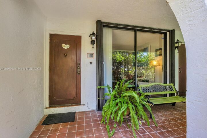 Property Photo:  265 Grapetree Dr 110  FL 33149 