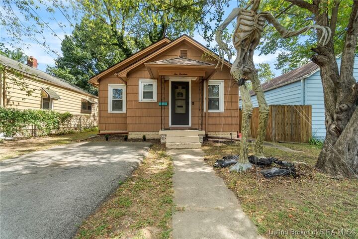 Property Photo: 1014 Howard Avenue IN 47130