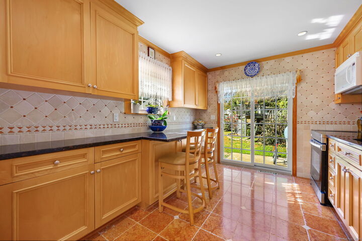 Property Photo:  5 Tower Drive  CT 06850 