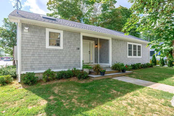 Property Photo:  18 Beckwith Street  CT 06357 