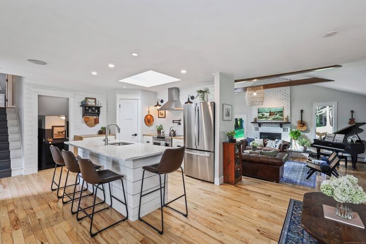 Property Photo:  121 Wells Road  CT 06035 