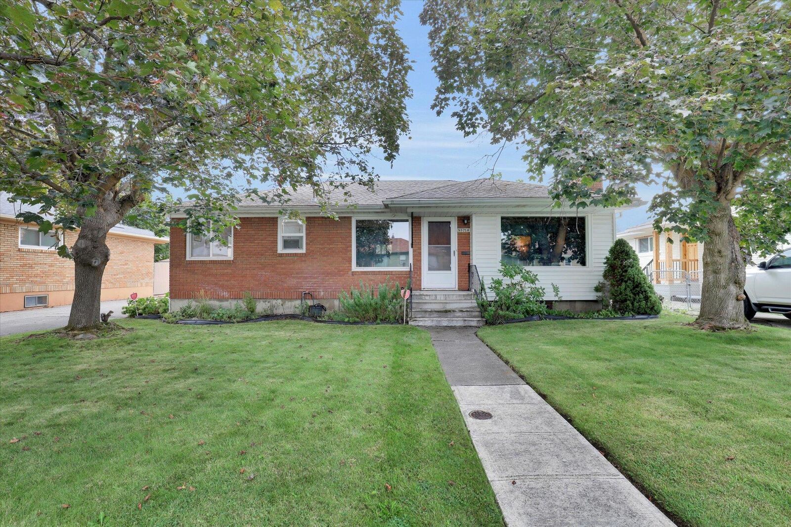 Property Photo: 5710 N Alameda Blvd WA 99205