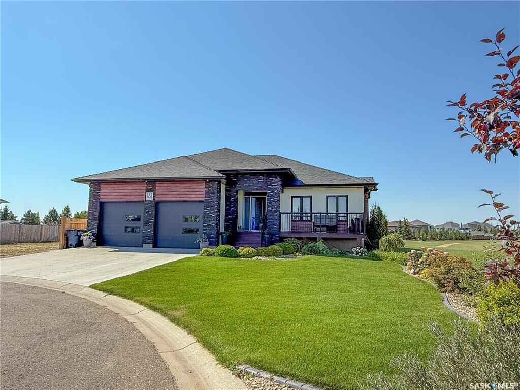 Property Photo: 161 Heritage Court SK S0M 0E0