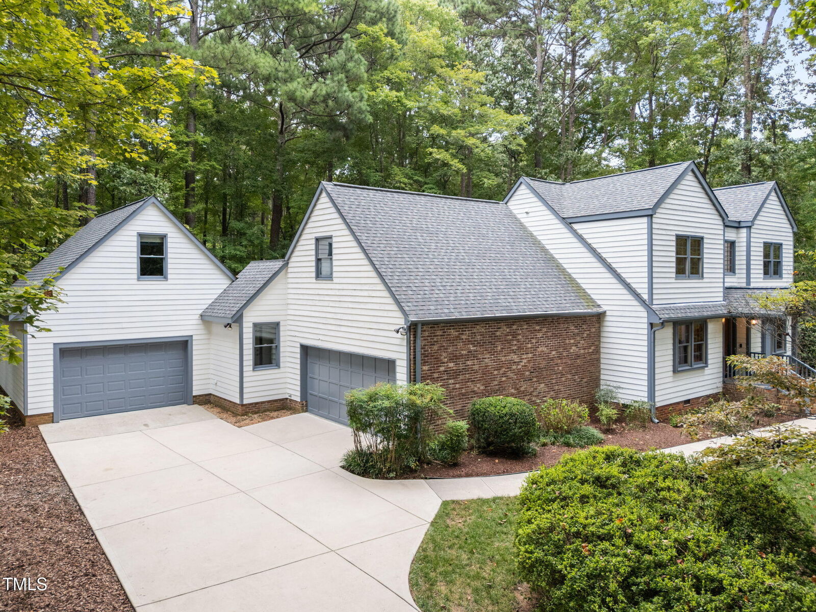 Property Photo: 5305 Huntingwood Drive NC 27606