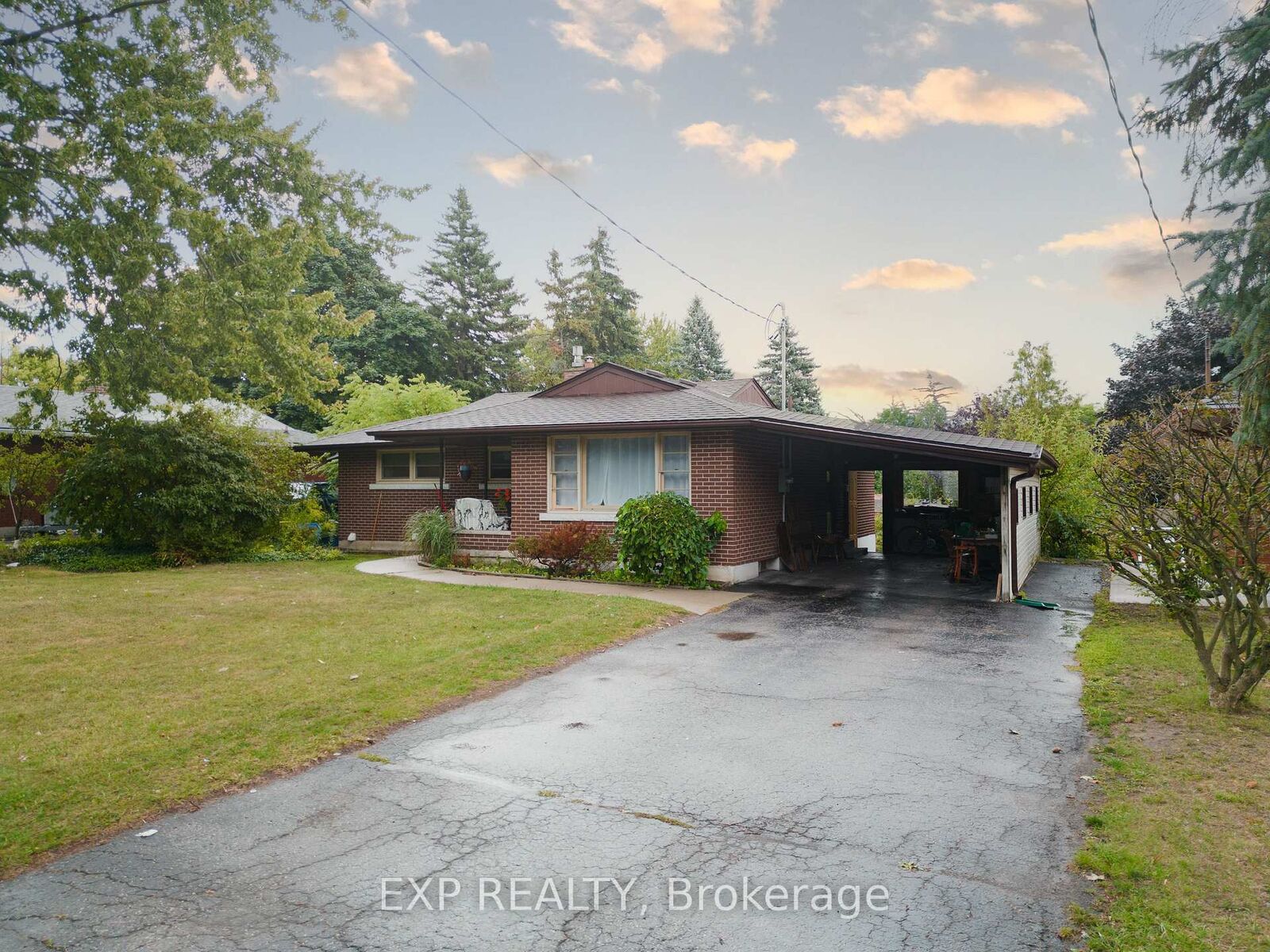 Property Photo:  189 Gatewood Road  ON N2M 4E3 