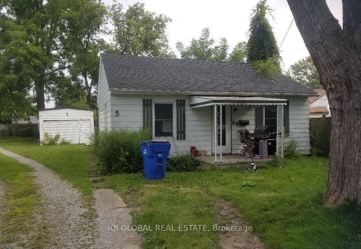 5 Montgomery Crescent  Chatham-Kent ON N8A 1P3 photo