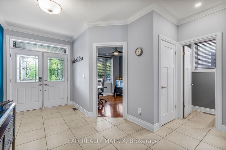 Photo de la propriété:  352 Oakcrest Way  ON K4A 0S5 