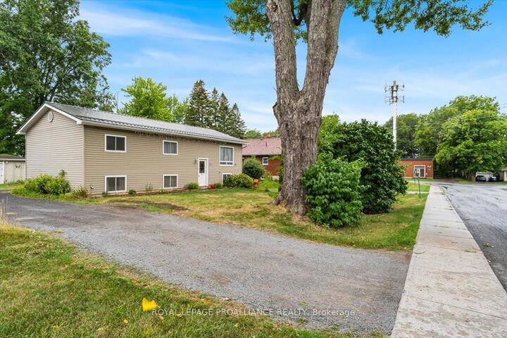 Property Photo:  368 Stanley Avenue  ON K0K 1X0 