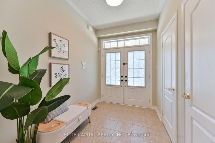 Photo de la propriété: 7 Salix Avenue ON L4A 1S1