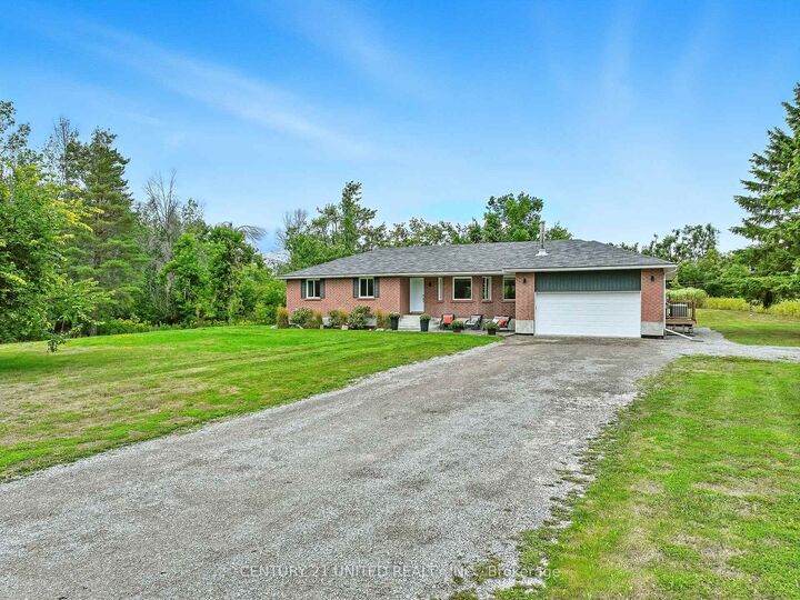 Photo de la propriété: 2038 Hilliard Street ON K9J 6X2