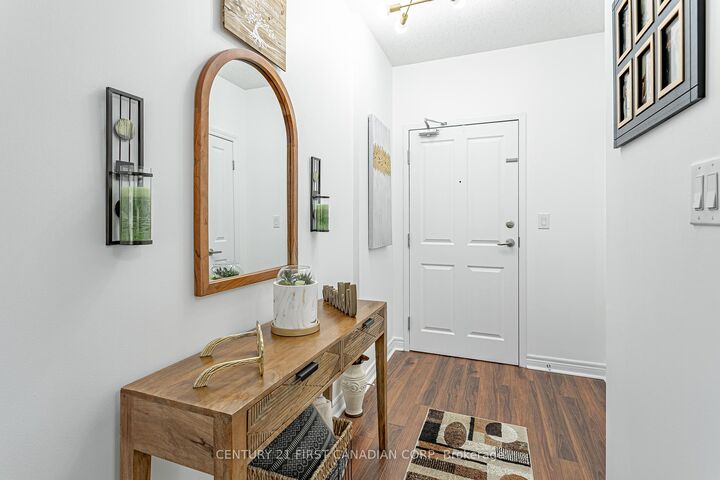 Property Photo: 1030 Coronation Drive 312 ON N6G 0G5