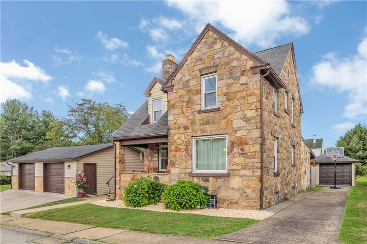 Property Photo:  937 Hillcrest Ave  PA 15650 