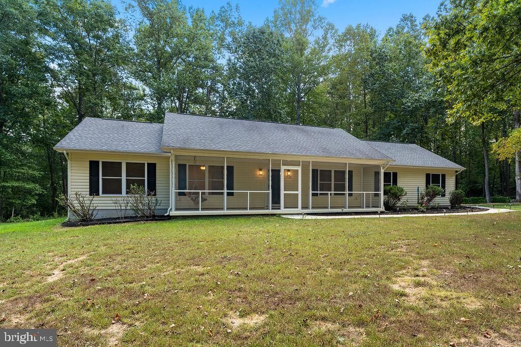 Property Photo: 7525 Nyland Road VA 22408