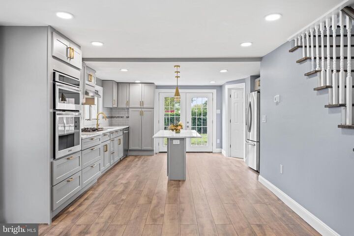 Property Photo:  309 W 5th Street  NJ 08065 