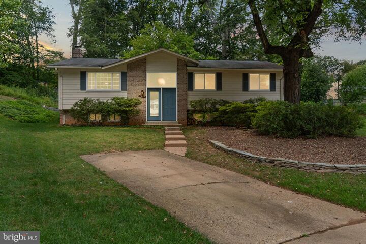Property Photo:  9883 Becket Court  VA 22032 