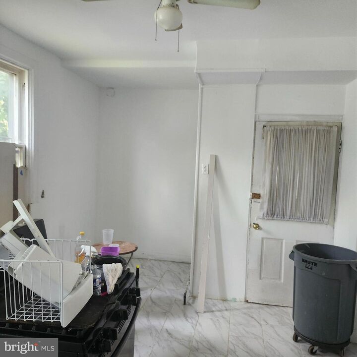 Property Photo:  905 Cooks Lane  MD 21229