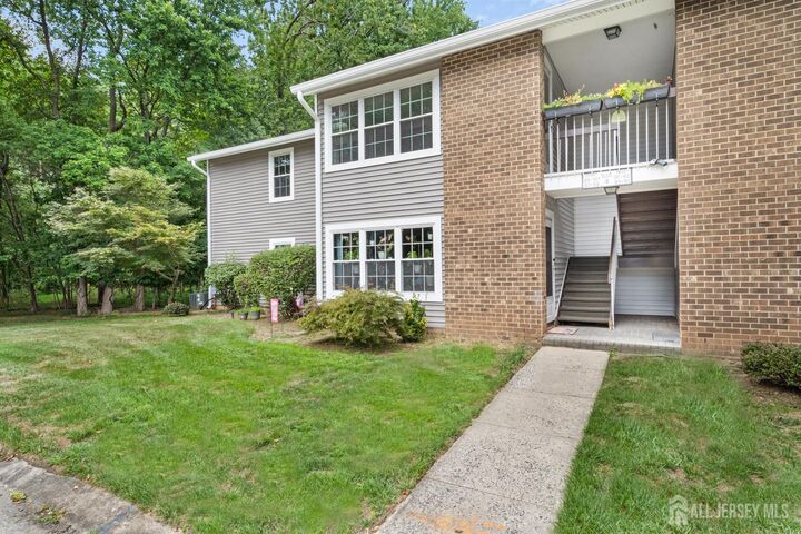 89 Pennsylvania Way  North Brunswick NJ 08902 photo