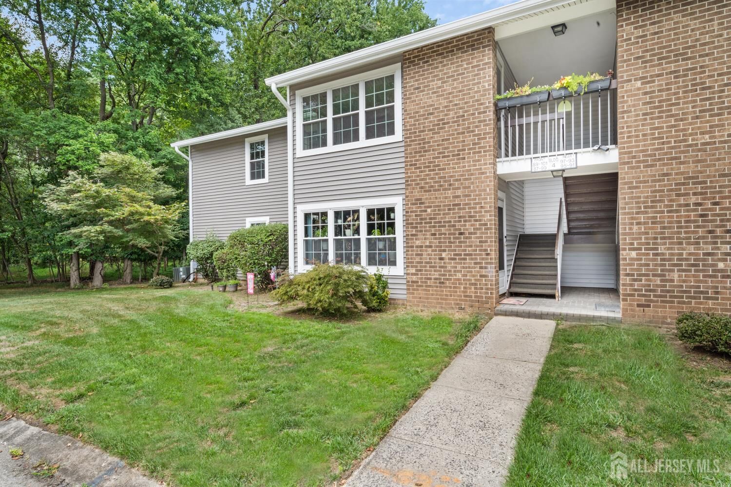 Property Photo: 89 Pennsylvania Way NJ 08902