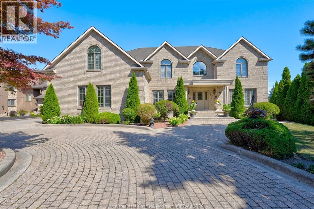 Property Photo:  492 Old Tecumseh  ON N8N 3S8 
