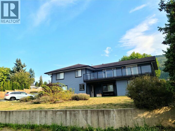 Property Photo: 1350 13 Avenue Southeast BC V1E 2G7