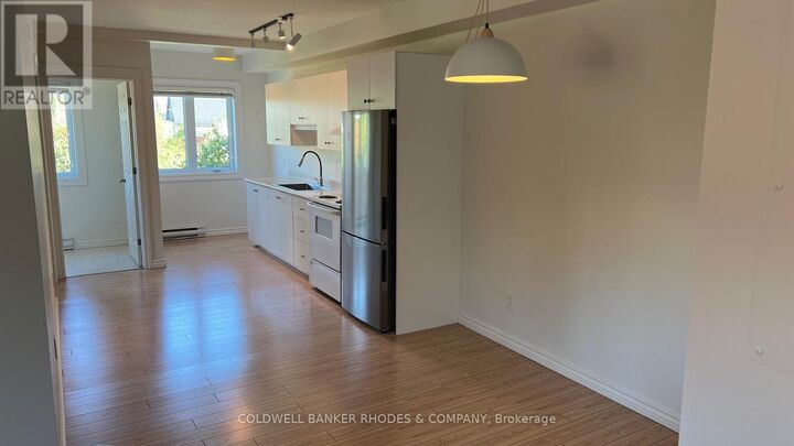 Property Photo: 737 Gladstone Avenue 3 ON K1R 6X4