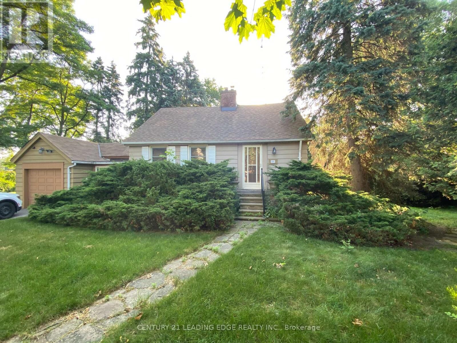 Property Photo: 21 Faircroft Boulevard ON M1M 2W9
