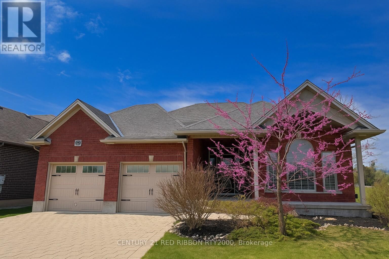 Property Photo: 396 Macdonald Street ON N7G 2M2